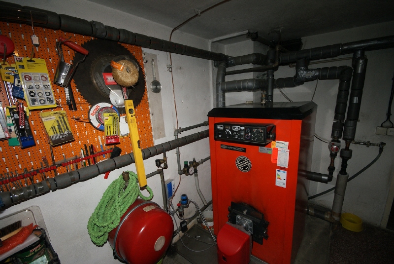 �lheizung im Keller Haus Dresden