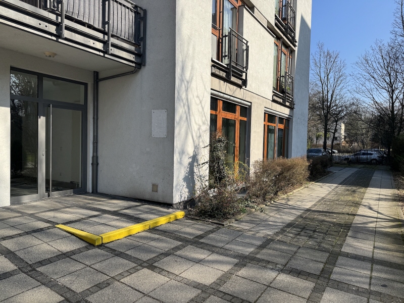 Zufahrt B�ro / Praxis Dresden