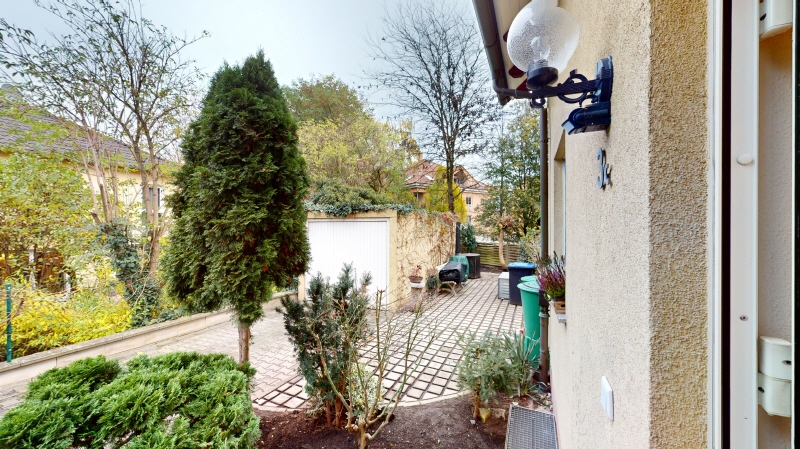 Blick aus Haust�r Doppelhaush�lfte Dresden