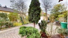 Blick aus Haust�r Naturnah und familienfreundlich - Doppelhaush�lfte mit Garage in Tolkewitz