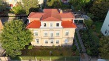 Hausansicht Frei werdende gro�z�gige Stadtvilla mit Ausbaureserve und Nebengelass