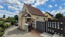 Hausansicht Blick ins Gr�ne �ber Dresden