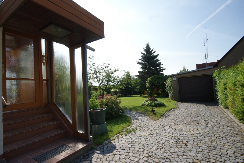 Hauseingang mit Garagenzufahrt Einfamilienhaus Bannewitz