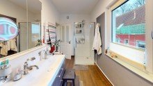 Badezimmer im OG Modernes Wohnen in den Weinbergen vor den Toren der Gro�stadt