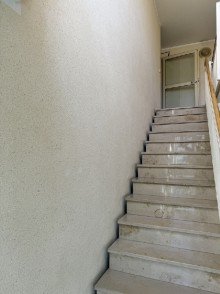 Treppenhaus Kleine Wohnung in sch�ner Gegend von Dresden