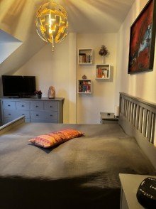 Schlafzimmer DG Mehrfamilienhaus in traumhafter H�henlage Dresdens