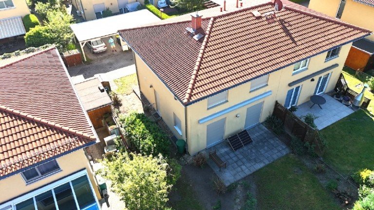Hausansicht Dresden Doppelhaush�lfte Ihr Traumhaus erwartet Sie: Charmante Doppelhaush�lfte im gr�nen Herzen Dresdens!