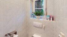 G�ste-WC Naturnah und familienfreundlich - Doppelhaush�lfte mit Garage in Tolkewitz