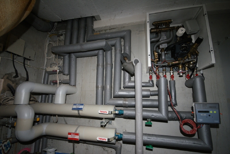Warmwasserversorgung Fernw�rme DREWAG Doppelhaush�lfte Dresden