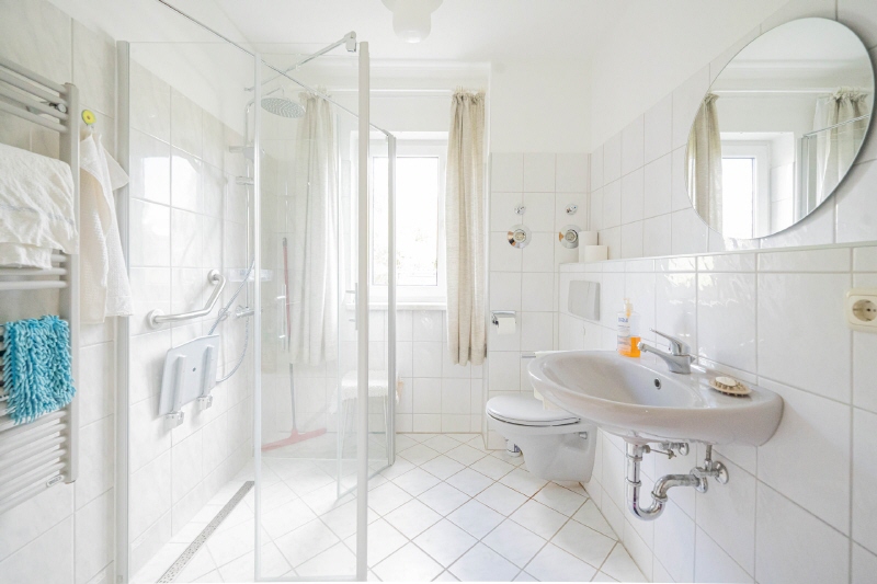 Badezimmer im Erdgeschoss Einfamilienhaus Ullersdorf