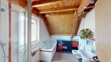 Badezimmer im Obergeschoss Gepflegte Doppelhaush�lfte im Dresdner Norden