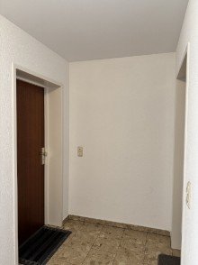 Hausflur Kleine Wohnung mit stabilen Ertr�gen