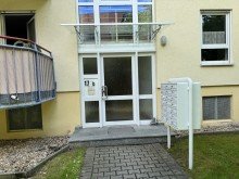 Hauseingang Kleine Wohnung mit stabilen Ertr�gen