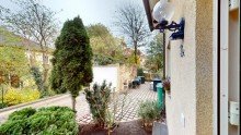 Blick aus Haust�r Naturnah und familienfreundlich - Doppelhaush�lfte mit Garage in Tolkewitz