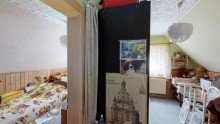 Dachgeschoss Blick ins Gr�ne �ber Dresden