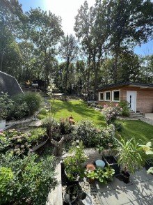 im Sommer Modernes Wohnen in den Weinbergen vor den Toren der Gro�stadt