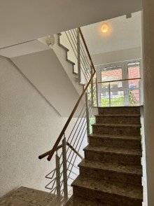 Hausflur Kleine Wohnung mit stabilen Ertr�gen